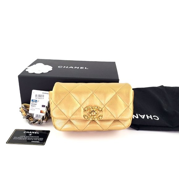 Sold on our website CHANEL 19 2020 Metallic Gold Goatskin Quilted Waist Belt Bag - Picture 5 of 13